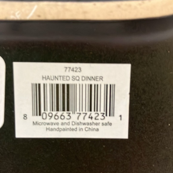 NWT Eli and Ana Trick or Treat DINNER Plate - Picture 7 of 7